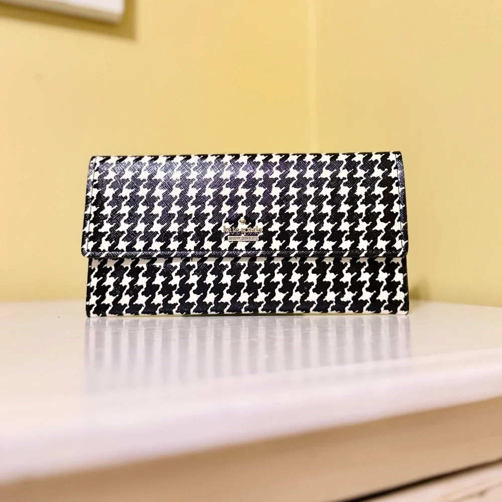 Kate Spade Black and White Houndstooth Wallet